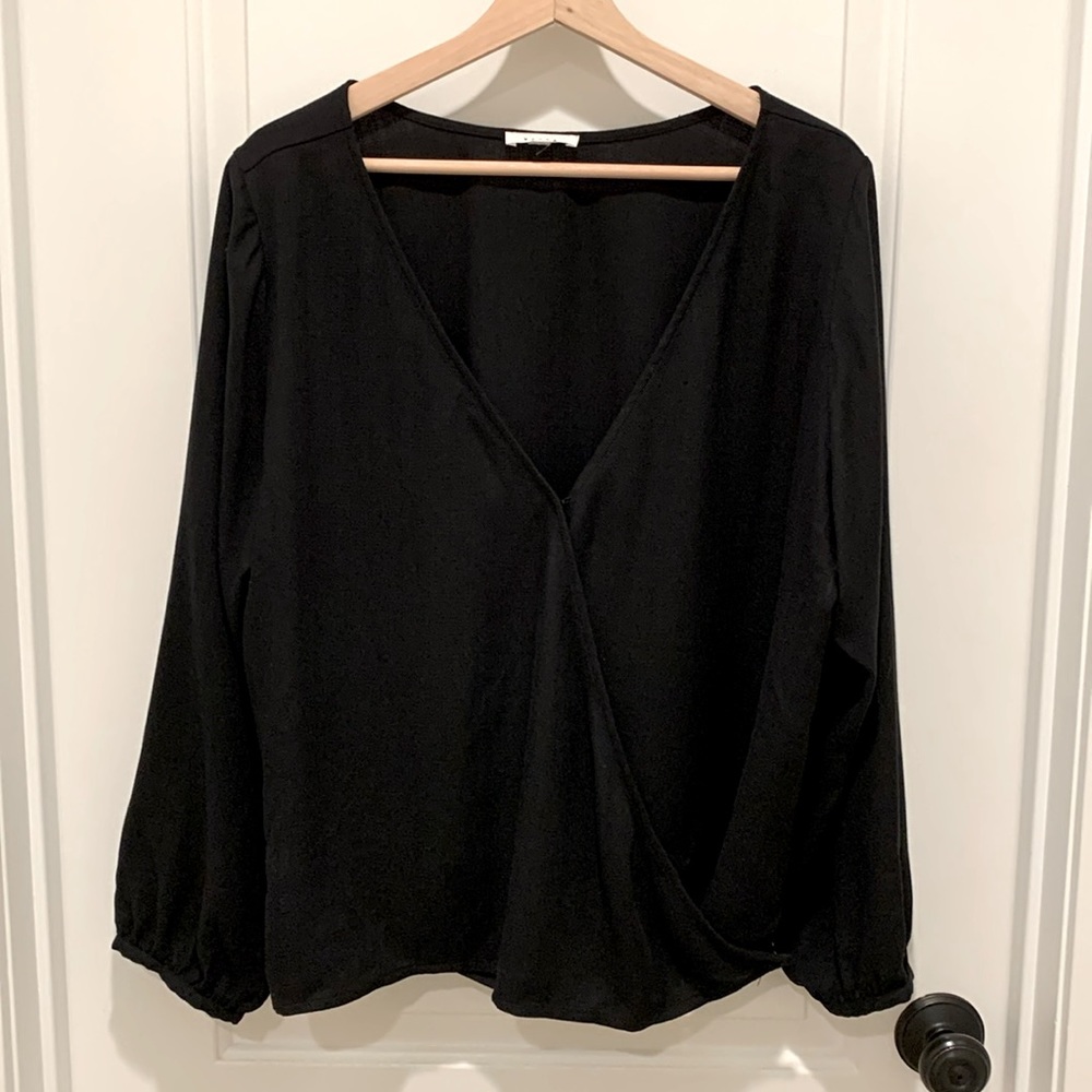 Vetta Capsule gathered sleeve wrap top